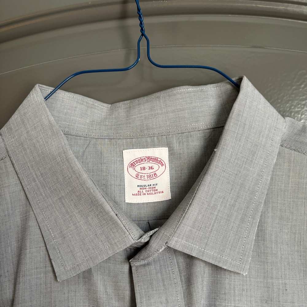 Brooks Brothers non-iron dress shirt 18-36 gray